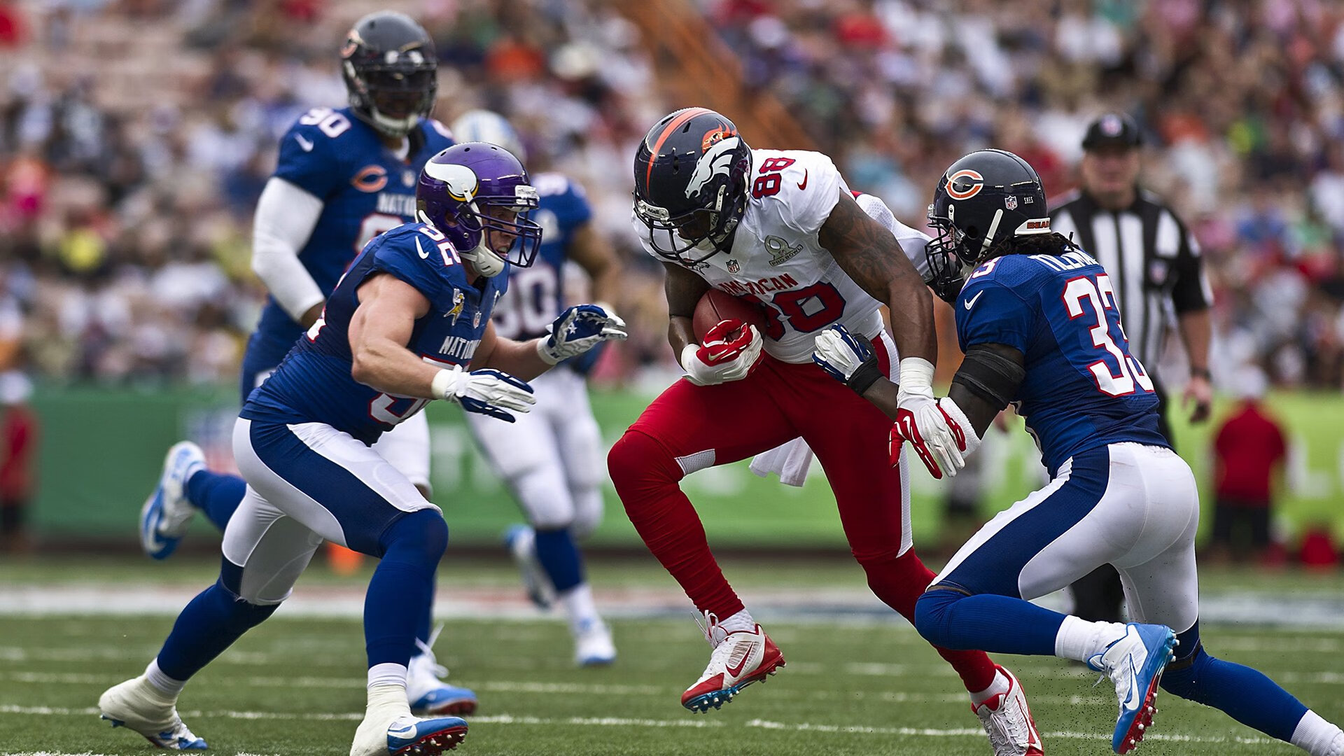 “高新体育中心:网球选手挑战极限,赛场火爆”